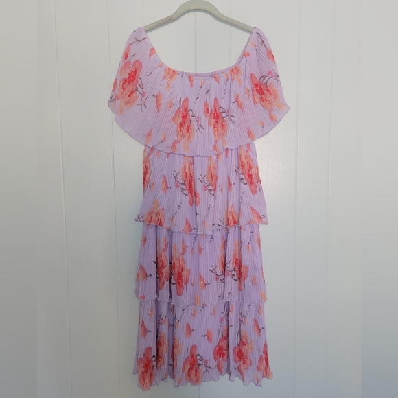 Entro Off Shoulder Tiered Plisse Pleated Midi Dresa Floral Lavender & Pink MD - Picture 7 of 10